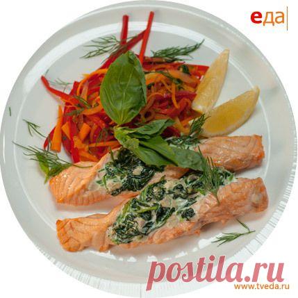 Кармашки из лосося с овощным соте