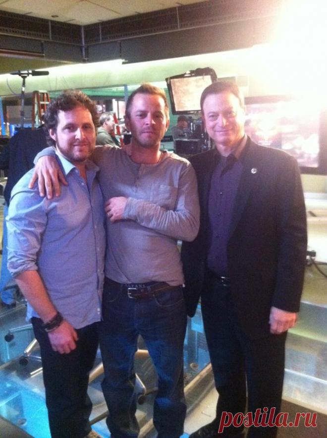 А.Дж. Бакли, Кармине Джовинаццо и Гэри Синиз