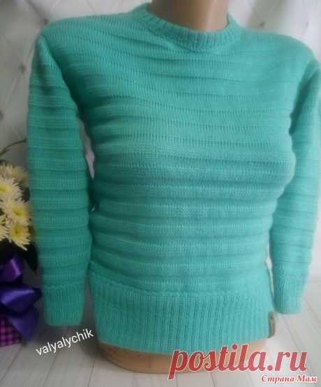 Свитер "Бирюза" для внучки. Свитер "Бирюза"(по цвету пряжи название)для внучки  Связан из Слонимской бобинной пряжи 100 г/1600м в 6 нитей на машинке Нева 2.  Расход 370 г. Плотность 7.А узор сделала пл.9-4ряда