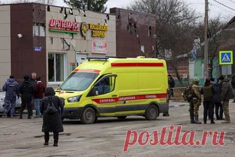 В Минздраве раскрыли состояние 14 пострадавших при обстреле ВСУ в Белгороде. Помощник главы Минздрава России Алексей Кузнецов раскрыл состояние 14 пострадавших при обстреле Вооруженных сил Украины (ВСУ) в Белгороде. По его информации, они продолжают получать стационарное лечение, их состояние стабильное. Он отметил, что еще пять человек получают лечение амбулаторно.