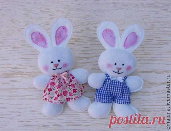 Из фетра. Зайка для малышей.