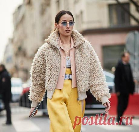 Как сделать образ интереснее?
Есть несколько способов сделать образ интереснее. Можно собрать его, используя красивые сочетания цветов или дополнив оригинальными аксессуарами. Но есть ещё один способ. Сыграть на фактурах. Существует два основных правила сочетания фактур. Как сочетать фактуры: 1. Сочетать фактуры, которые отличаются, но в них есть общая черта. К примеру, фактуры и ткани разные, но все блестящие. 2. […]
Читай дальше на сайте. Жми подробнее ➡