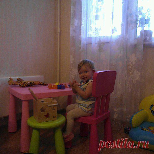 О чем задумалась дивчина