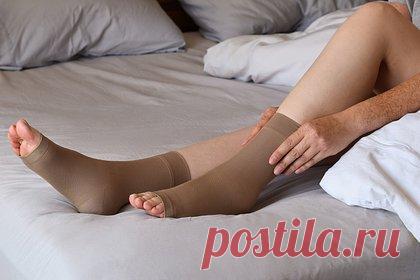 Россиян предупредили об опасности самолечения при отеках. Акушер-гинеколог Ольга Каплина назвала основные причины возникновения отеков и рассказала, как бороться с ними. Врач предупредила, что самостоятельно принимать диуретики опасно для здоровья. Она настоятельно рекомендовала обращаться к врачу, если не удается определить причину возникновения отеков.