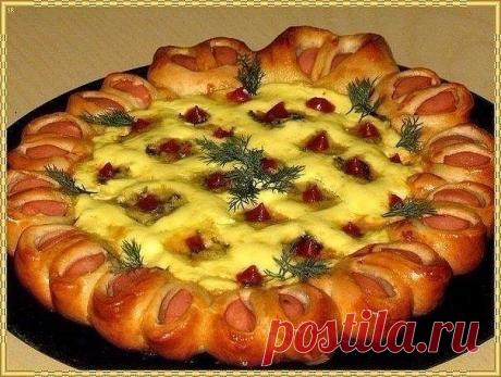 Праздничная нарядная пицца