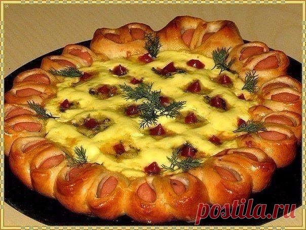 Праздничная нарядная пицца