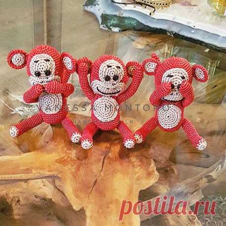 Nossa reação quando vemos as tentativas de cópia por aí... 😂😂 A originalidade faz parte da arte 👊👊👊🙈🙉🙊👊👊👊 Invista no autêntico! 😉😉👗👗👗 #ficaadica #VanessaMontoroStyle #VanessaMontoroCrochet #Authentic #Luxury #HandMade #Crochet #FeitonoBrasil #MadeinBrazil #PositiveFashion