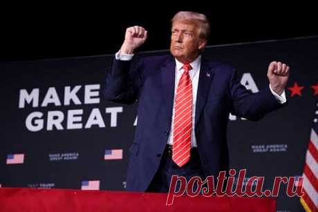 Трамп заявил о президентской неприкосновенности по делу о вмешательстве в выборы. Бывший президент США Дональд Трамп попросил окружного судью США Таню Чуткан приостановить дело о вмешательстве в федеральные выборы 2020 года до вынесения решения о том, защищает ли президентский иммунитет. Иск о наличии иммунитета от предъявленных обвинений подали адвокаты Трампа.