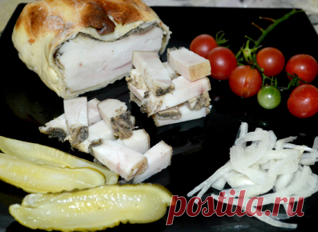 Сало запеченое в тесте Танцы от плиты и до компа!!!

Рецепт очень простой. А сало получается очень нежное и вкусное.Из муки и воды замесить тесто, раскатать в пласт толщиной 0,5 см. В миске смешать черный, красный молотый п…