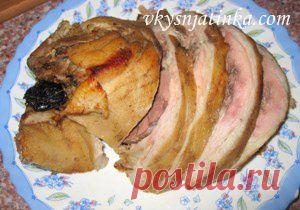 Рулька с черносливом - рецепт с фото