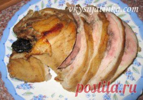 Рулька с черносливом - рецепт с фото