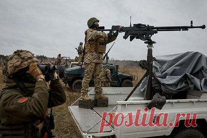 На Западе предрекли ускорение поражения Украины. Запад может прекратить помогать Украине из-за собственных проблем, ускорив ее поражение, предрек французский экс-дипломат Жерар Аро. Как отметил Аро, европейские страны сталкиваются с экономическими проблемами и инфляцией из-за помощи Киеву, в то время как ситуация на поле боя складывается «в пользу России».