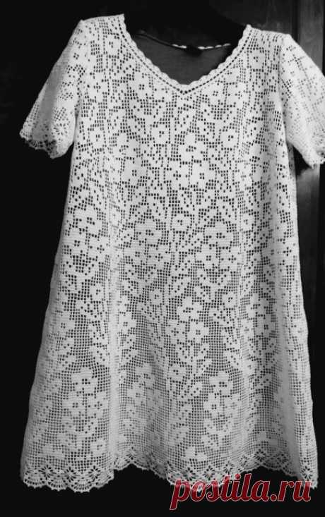 Филейное вязание: платье с цветочным узором