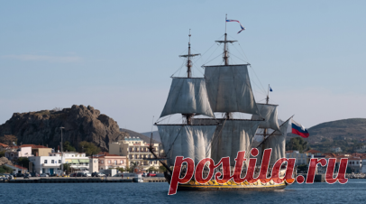 Российскому паруснику «Штандарт» разрешили заход в порт Франции. Российский парусный фрегат «Штандарт» получил разрешение на заход во французскую гавань Ла-Рошель и пополнение запасов. Читать далее