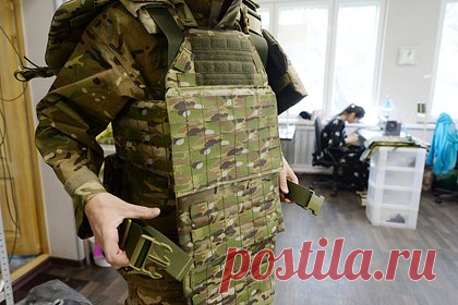 В российском регионе у школы заметили баннер с рекламой службы по контракту. В деревне Солонцы Емельяновского района Красноярского края у школы имени генерала Корякова установили баннер с рекламой службы по контракту. Об этом сообщило издание «Подъем». Необычный объект заметили жители российского региона. Директор намерена попросить власти перенести баннер подальше.