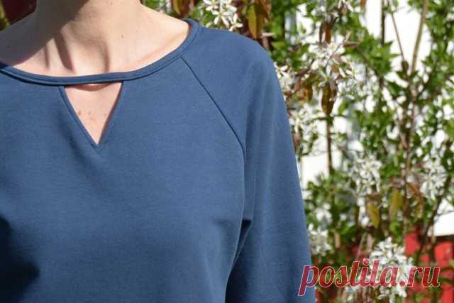 На заметку
Источник: https://ellepuls.com/2016/04/tutorial-sweatkleid-mit-dreieckigem-ausschnitt/
#ТехникиШитья