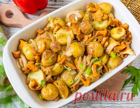 Печеный молодой картофель с лисичками и луком на Вкусном Блоге Печеный молодой картофель с лисичками и луком - вкусные проверенные рецепты, подбор рецептов по продуктам, консультации шеф-повара, пошаговые фото, списки покупок на VkusnyBlog.Com