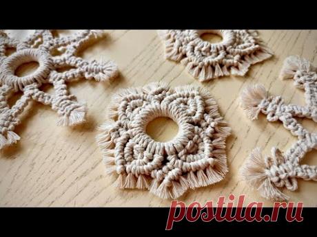 Снежинка в технике макраме на деревянном кольце