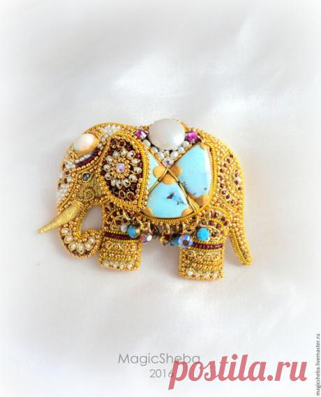 Купить Брошь Индийский Слон талисман, вышивка золотом - золотой, золотая брошь, брошь слон