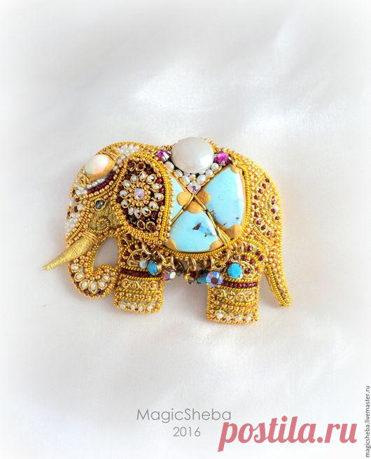 Купить Брошь Индийский Слон талисман, вышивка золотом - золотой, золотая брошь, брошь слон
