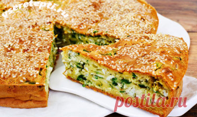 Пирог с бесподобной начинкой. Быстро, сытно и очень вкусно! 

4 яйца; соль;
7 ст. л. муки;
1/3 ч. л. соды;
200 г сметаны;
1 ст. л. майонеза;
кунжут — для украшения.

Для начинки:
6 вареных яиц;
большой пучок лука;
соль.

Рецепт приготовления
1) Готовим тесто: яйца взбить с солью
2) Добавить сметану и майонез. Перемешать
3) Добавить соду и муку. Замесить тесто
4) Готовим начинку: нарезать вареные яйца, зеленый лук. Посолить, поперчить и перемешать
5) Собираем пирог: половин...