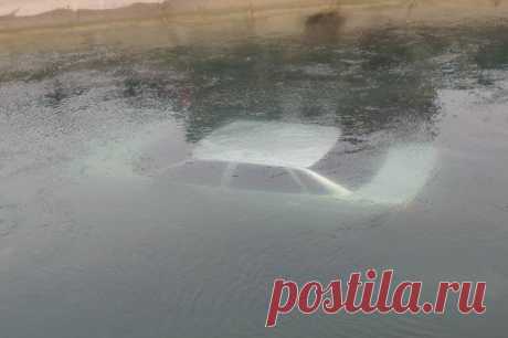 В Дагестане завели дело против водителя, упавшего с детьми в канал. В результате ДТП погиб ребенок.