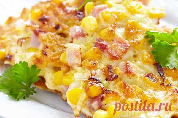 Оладьи с ветчиной и кукурузой, рецепт с фото Нежные и ароматные оладьи с ветчиной и кукурузой. Стоит попробовать! Ингредиенты: кефир - 1 стак. яйца - 2 шт. мука - 6 ст. л. сода - 1/2 ч. л. сахар - 1 ч...