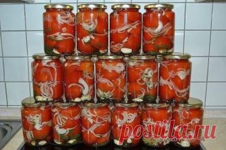 Помидоры в желе - Рецепт зимы!!!

Ингредиенты
На 1 пол-литровую банку:
Помидоры спелые /мясистые сорта, среднего размера/- 2 шт

Лук репчатый /среднего размера/ - 1 шт
Молодые зонтики укропа /если не планируете их есть, то можно использовать и старые/- 1-2 шт
Перец чёрный горошком - 5-7 шт
Заливка-маринад на 2 л жидкости:
Вода - 2 л
Соль крупная - 3 ст.л
Сахар - 3 ст.л
Уксус /30%/ - 1 ст.л (если 6%, то 5 ст.л)
Желатин - 3 ст.л

Как приготовить

Помидоры и лук нарезаем коль...