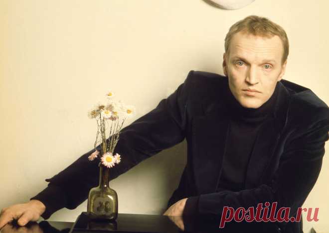 Александр Кайдановский
- 23 июля, 1946
 • 3 декабря 1995