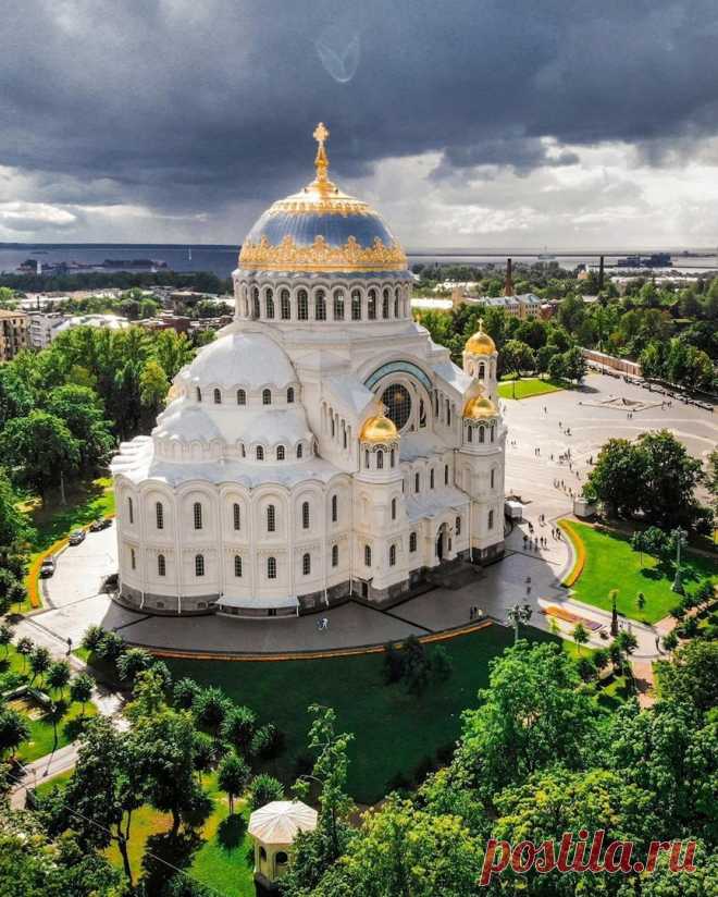 Перед грозой.
Морской собор. Кронштадт. 📷 orange_reality