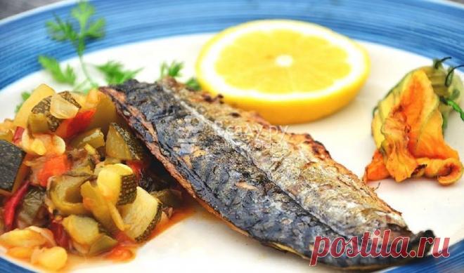 Рецепт приготовления скумбрии на гриле с овощами Как приготовить скумбрию на гриле с овощной икрой. Рецепт приготовления скумбрии на овощной подушке. Рыба с овощами - идеальное блюдо для пикника