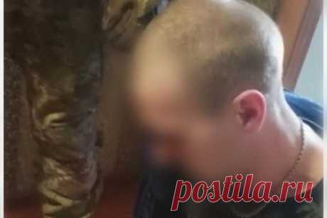 Подозреваемого в изнасиловании россиянина задержали спустя 20 лет. В Красноярском крае задержали мужчину, подозреваемого в групповом изнасиловании несовершеннолетней девушки 20 лет назад. По данным следствия, преступление было совершено в 2001 году. Тогда восемь жителей Абанского района Красноярского края надругались над 17-летней односельчанкой. Семерых задержали, восьмой скрылся.