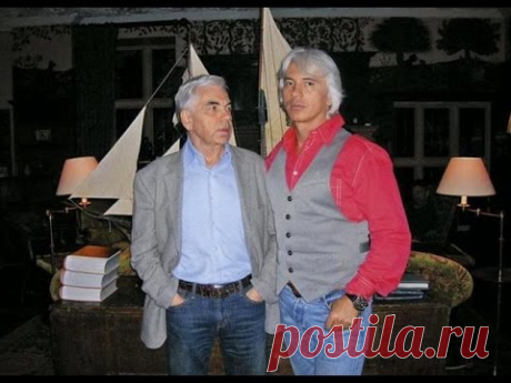 Имя Дмитрия Хворостовского известно многим.  Его называют золотым баритоном России, хотя уже давно голос певца принадлежит главным сценам всего мира. Только не все знают, что отец  Дмитрия - Александр Степанович Хворостовский был природой наделен прекрасным голосом, музыкальным слухом, он с детства овладел игрой на фортепиано и часто играл дома. В семье Хворостовских очень любили и ценили классическую музыку и оперное пение...  |  Отец и сын Хворостовские