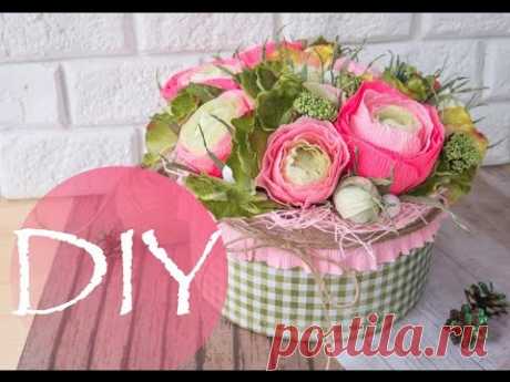 Цветы из гофрированной бумаги в коробке  /  Flowers in a box