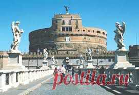 Рим (Rome) — один из крупнейших городов Европы, политический и экономический центр не только Италии, но и всего Европейского сообщества. Ну а с точки зрения любого туриста это собрание великого множества достопримечательностей с мировым именем, расположенных в удобной близости друг от друга.