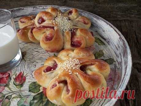 Булочки-цветочки с джемом.