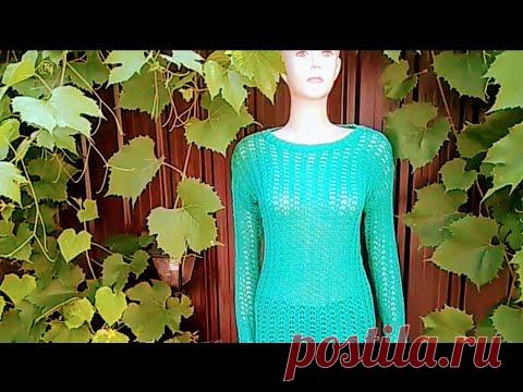 Видео обзор джемперочка, связанного спицами ажурной резинкой с вырезом горловины 