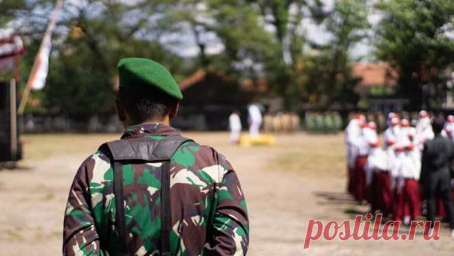 В Индонезии разбился военный самолет. На востоке острова Ява разбился самолет военно-воздушных сил (ВВС) Индонезии. Об этом сообщил индонезийский портал Detik. Журналисты пишут, что самолет потерпел крушение рядом с портовым городом Пасуруан на склоне горы Бромо. Информацию ...