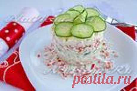 Салат с крабовыми палочками и кальмарами