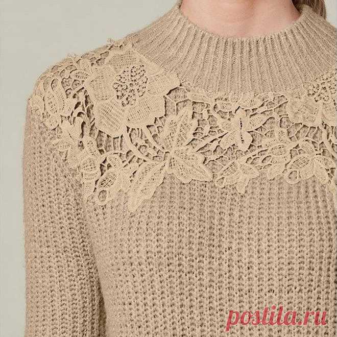 Вязание + кружево: как оригинально украсить свитер, 5 идей для вдохновения Вязаные вещи, украшенные кружевом или гипюром. 5 идей от разных брендов, как красиво украсить трикотажную модель.