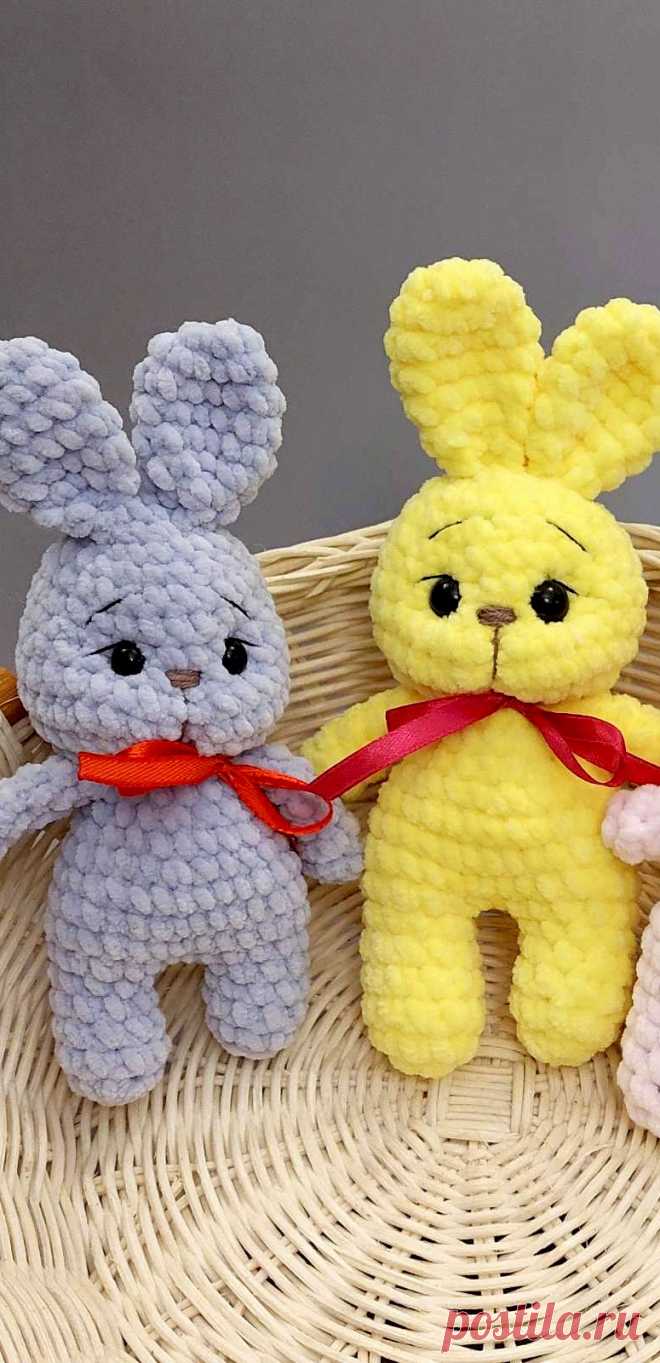 PDF Мини Зайка крючком. FREE crochet pattern; Аmigurumi toy patterns. Амигуруми схемы и описания на русском. Вязаные игрушки и поделки своими руками #amimore - маленький зайка из плюшевой пряжи, плюшевый заяц, зайчик, кролик, зайчонок, крольчонок.