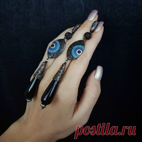 Новинка!!
Роскошные вечерние серьги из моей люксовой коллекции🖤💙
Коннекторы из черного металла, усыпанные цветными микро-цирконами😍😍😍 Ооочень долго я на них любовалась и, наконец, решилась)) я ну не могу я мимо такой красоты пройти😊😊😊 Капельки из черного оникса, застежка - английский замочек 👍☺️
Цена 4000р

#guzelia_вналичии