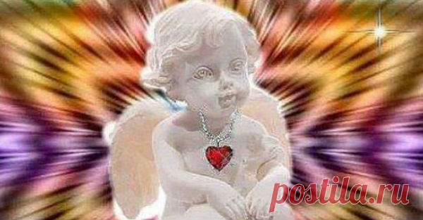 Говорят когда глядя на нее загадываешь желание-оно сбудется через 2-3 дня