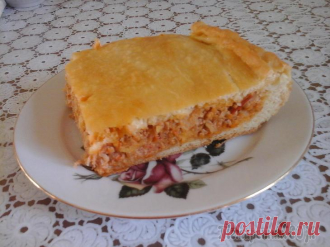 Азовский пирог (с рыбьей икрой и тушенной капустой)