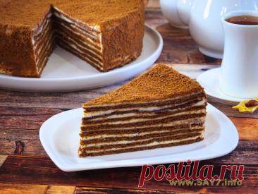 Торт «Спартак». Предлагаю вашему вниманию рецепт очень популярного торта. По сути, это - шоколадный медовик. Нежнейшие коржи с тонким ароматом меда, легкий сметанно-заварной крем - это очень вкусно. Торт подойдет как для праздничного стола, так и для уютного домашнего чаепития.