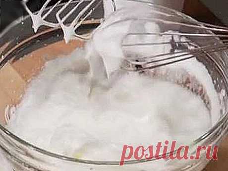 Классическое безе, которое получилось с первого раза.