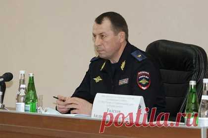 В Госдуме рассказали о прикрывавшем главу ГИБДД Ставрополья генерале МВД. Бывший начальник Главного управления МВД России по Ставрополью генерал Сергей Щеткин прикрывал главу краевого управления ГИБДД Алексея Сафонова, и не исключено, что он был с ним заодно в преступной схеме. Об этом заявил глава комитета Госдумы по информационной политике, информационным технологиям и связи.