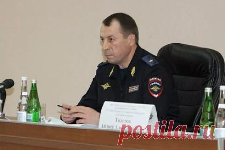 В Госдуме рассказали о прикрывавшем главу ГИБДД Ставрополья генерале МВД. Бывший начальник Главного управления МВД России по Ставрополью генерал Сергей Щеткин прикрывал главу краевого управления ГИБДД Алексея Сафонова, и не исключено, что он был с ним заодно в преступной схеме. Об этом заявил глава комитета Госдумы по информационной политике, информационным технологиям и связи.