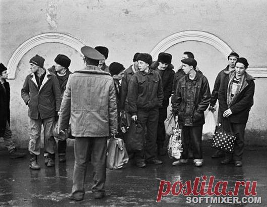 Как призывали в Советскую армию В октябре 1967 года был принят закон СССР 