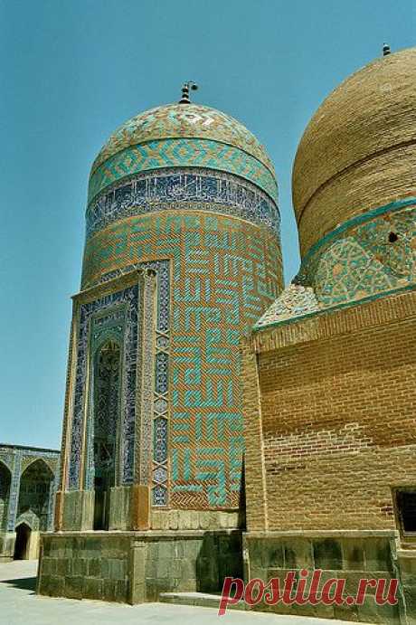 Sheikh Safi al-Din's tomb . Ardabil, Iran.  
flickr от Frans.Sellies   |  Найдено на сайте flickr.com.